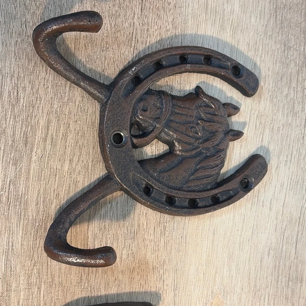 3 Piece Rustic Horse Head HorseShoe Wall Hooks Cast Iron Antique
